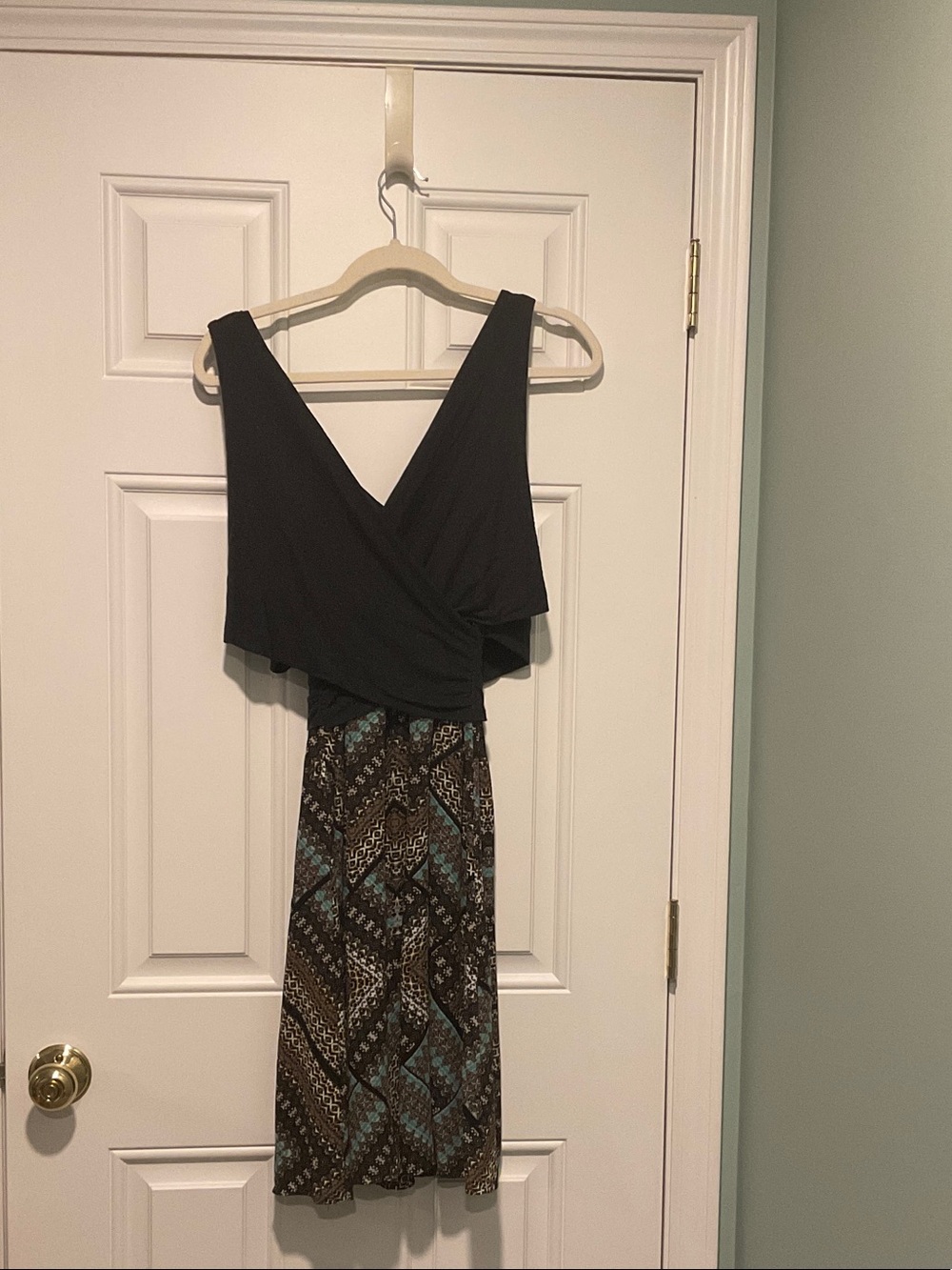 Sleeveless V-Neck Midi Dress in Black and Brown Pattern